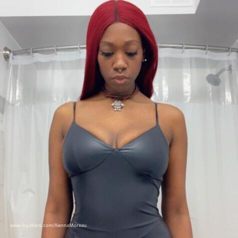 Xienna Moreau  avatar