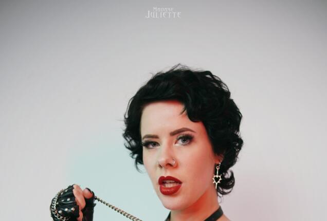 Come closer - Madame Juliette Official Photos | LoyalFans