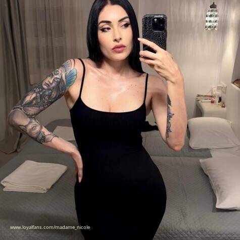 Madame_Nicole avatar