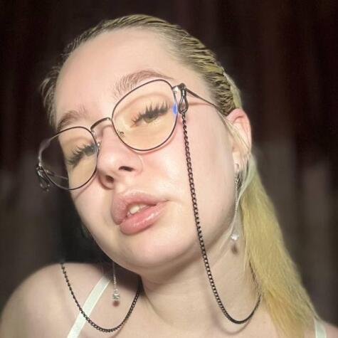 Emily_Bliss avatar