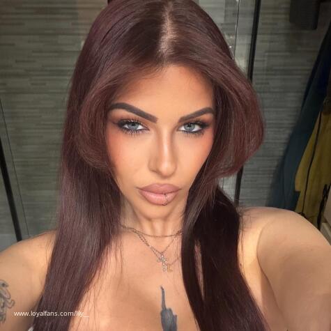 Lily__ avatar