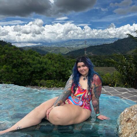 CurvyMar avatar