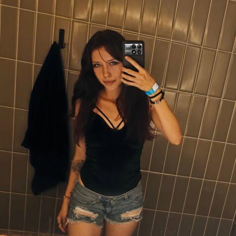 ashleyy77 avatar