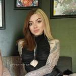 your-nose-here-goddess-abrahel-french-findom-femdom-official-profile