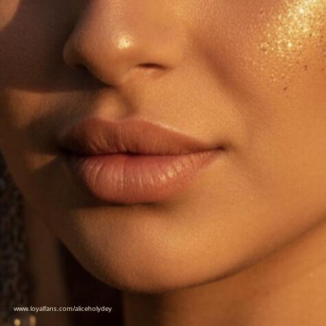 AliceHolydey avatar