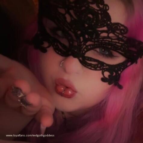 Goth Goddess Midnight avatar
