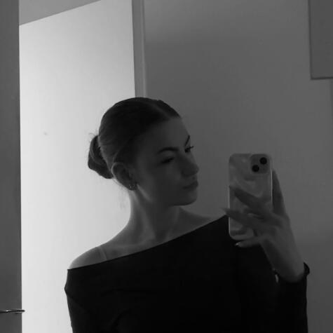 elinatheroyal avatar