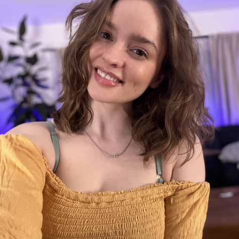 Mary Moody’s Official Social Fan Page LoyalFans