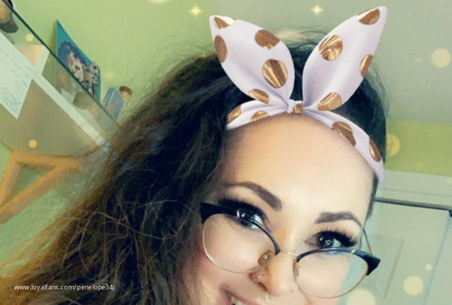 I've been obsessed with Are You Afraid of the Dark lately. The nostalgia! Happy Harvest