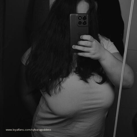 Hiddenpinkymom1 avatar