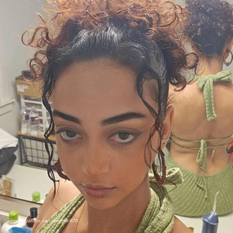 AngelAri870 avatar