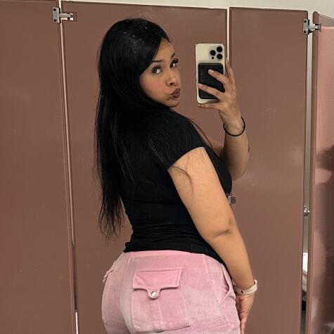 RiahNextDoorXO avatar