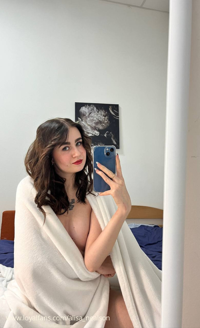 Nealisa Did I look good in this photo? - Alisa Nealson Official Photos | LoyalFans