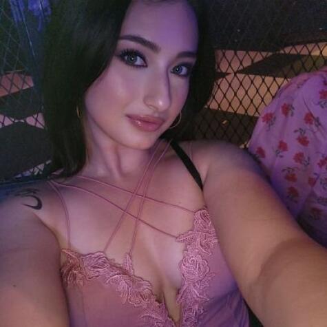 EmilieMira avatar