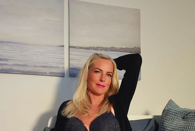 Happy Weekend.... - DirtyTina Official Photos | www.Loyalfans.com