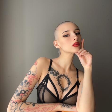 Lily Sweet avatar