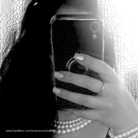 EmpressNoire888 avatar