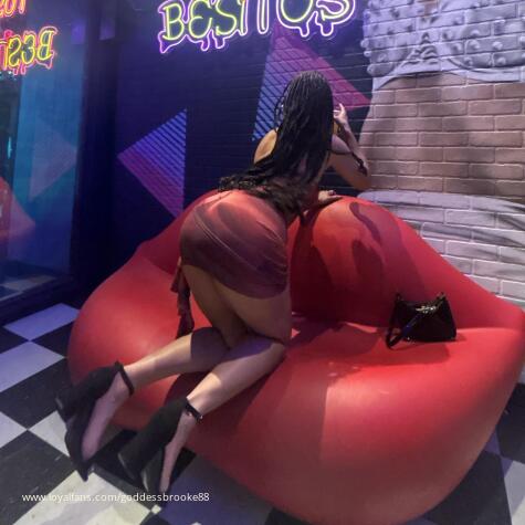 GoddessBrooke88 avatar
