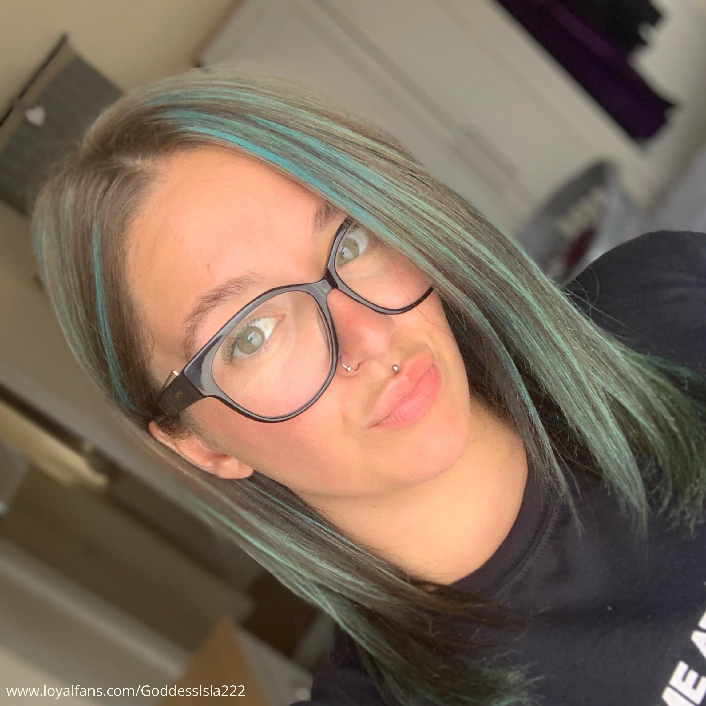 Isla Moon'S Onlyfans Leak: Fan Reaction - 4w2c8p8
