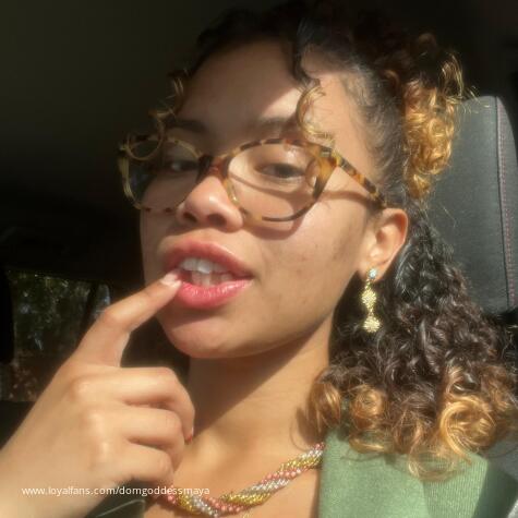 DomGoddessLia avatar