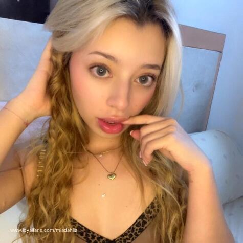 miadahlia avatar