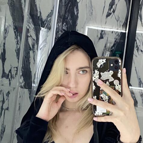 Monica Heart avatar