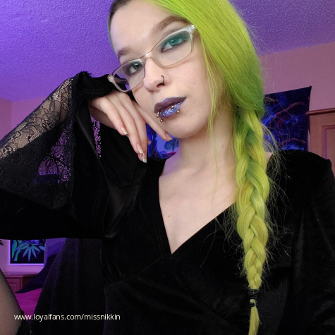 Mistress Nikki Vill avatar