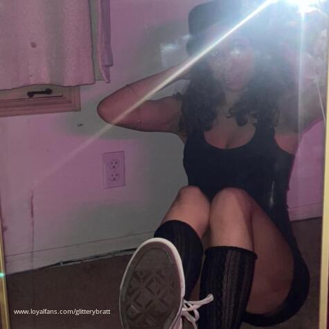 glitterybratt avatar