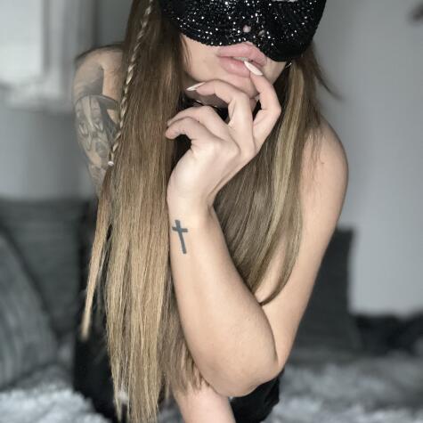 Findom Queen Sophie avatar