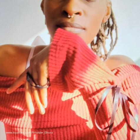 YrholderElhora avatar