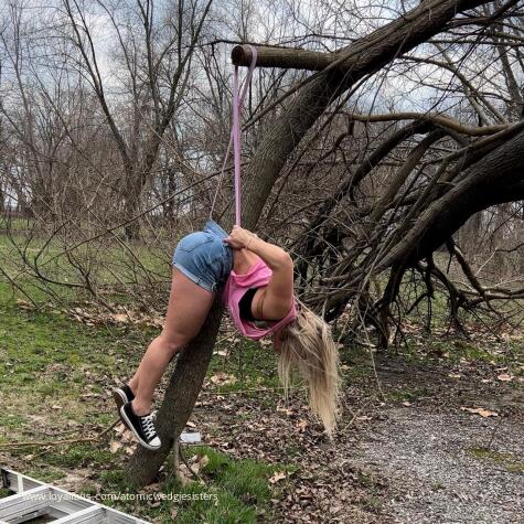 Atomic Wedgie Sisters avatar