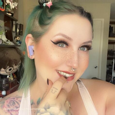 Empress Brynn avatar