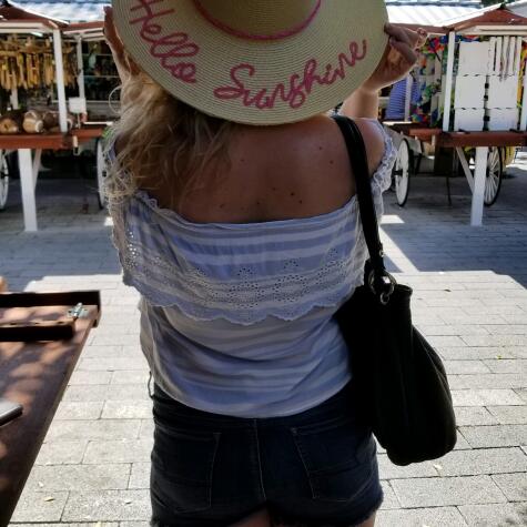 HelloSunshine avatar