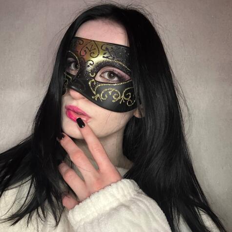 EmmaBeeee avatar