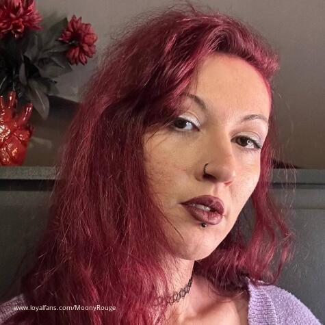 MoonyRouge avatar