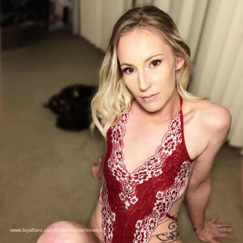 Submissiveprincess65 avatar
