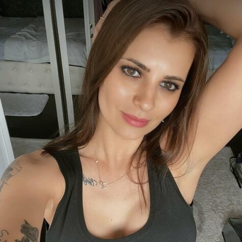 MissAnishaBee avatar