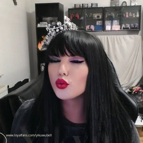 Yikuwu Mistress Goddess Domme Switch Tgirl Findom Sissy Chastity Heels Feet Sub avatar