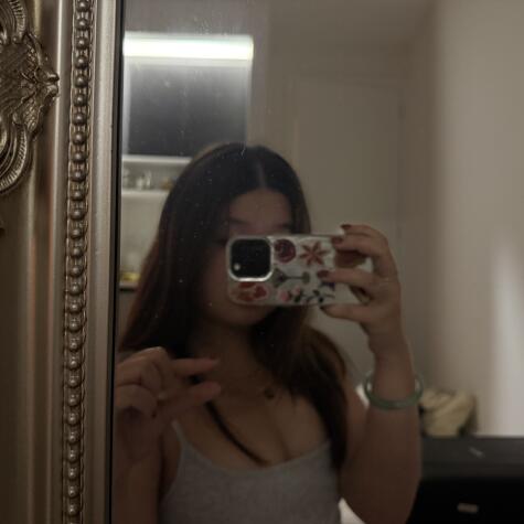 YourQueenRo avatar