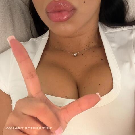 Spoiledbrat4ever avatar