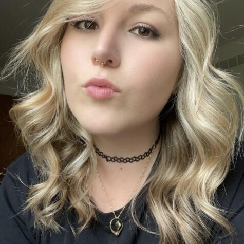 Dommeblonde213 avatar