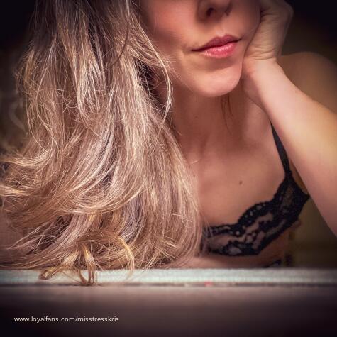 MISStressKRIS avatar