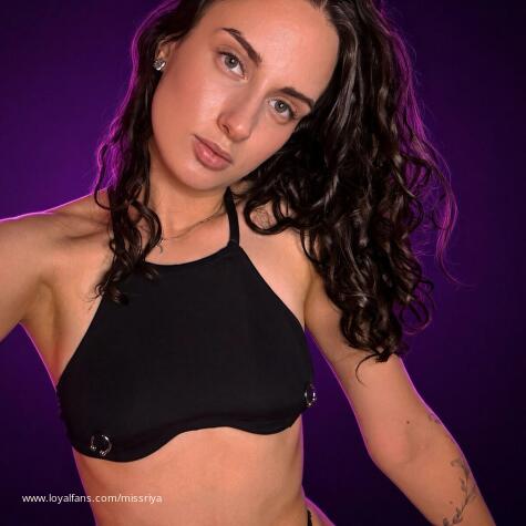 MissRiya avatar