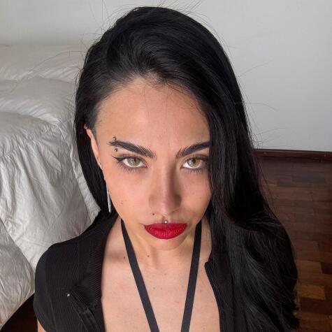 MyaFox avatar