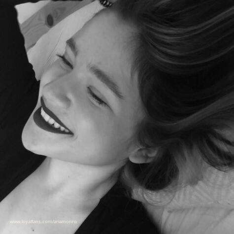 AriaMonro avatar