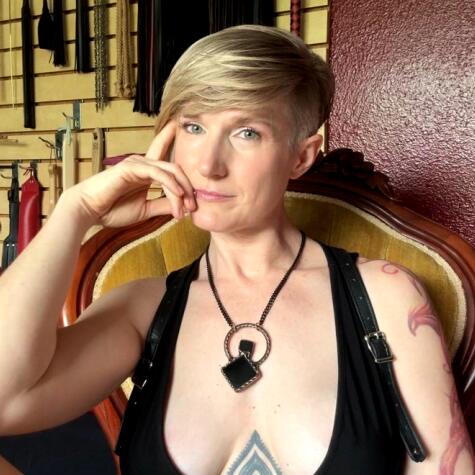 Mistress Quinn FemDom avatar