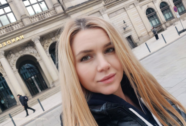 Riding huge dick - missmyass Official Profile | www.Loyalfans.com