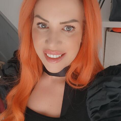 Jucyredhotwife avatar
