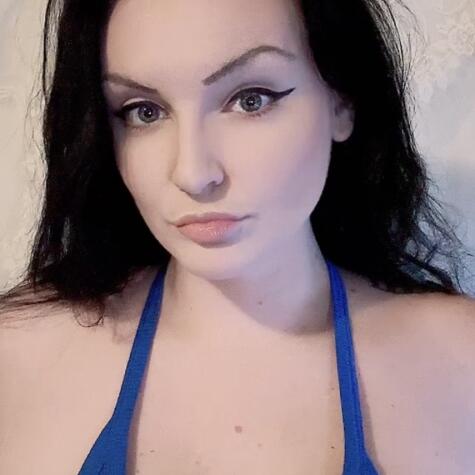 High Priestess Erin avatar