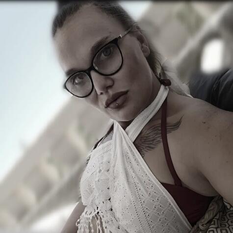LadyRoyal avatar